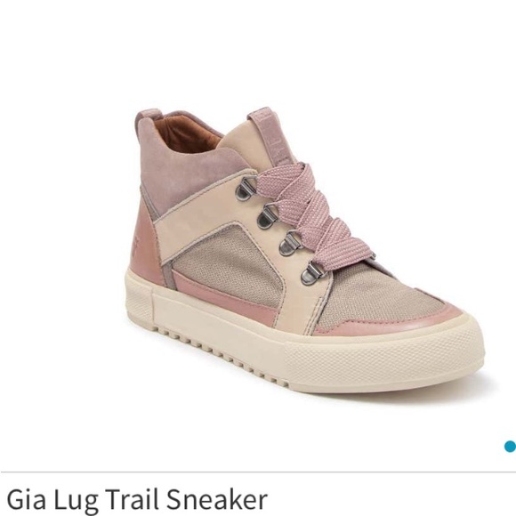 Frye Shoes - 🎉🎉JUST REDUCED🎉🎉Frye sneakers
